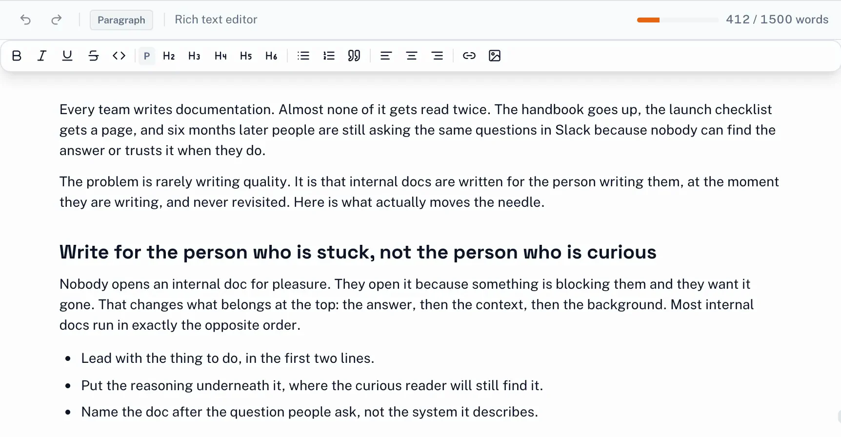 The editor pane of the Flowra writing screen: a formatting toolbar, a word count against the target, and the opening sections of an article.